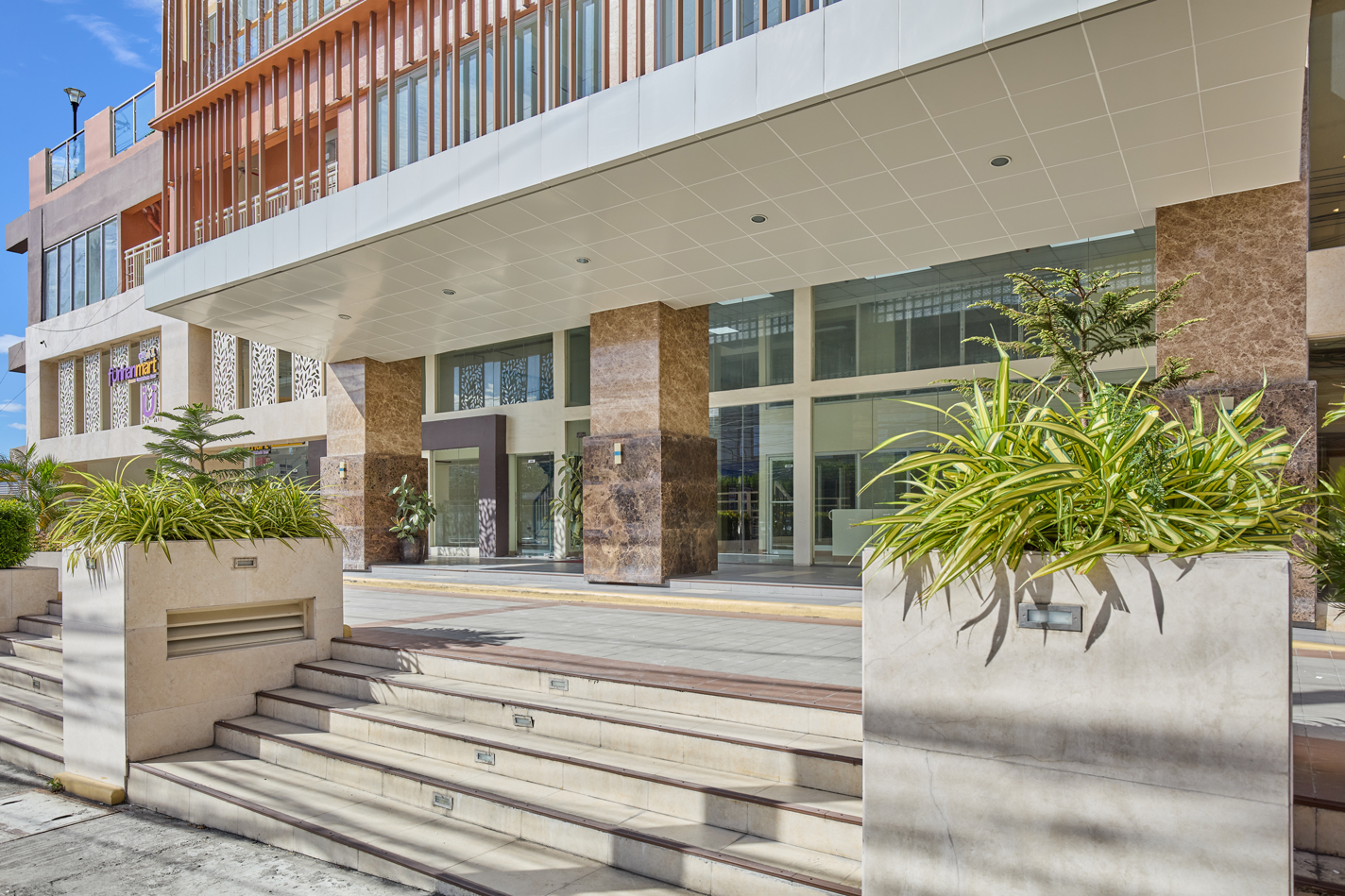 commercial-area-milan-residenze-fairview-entrance(1)