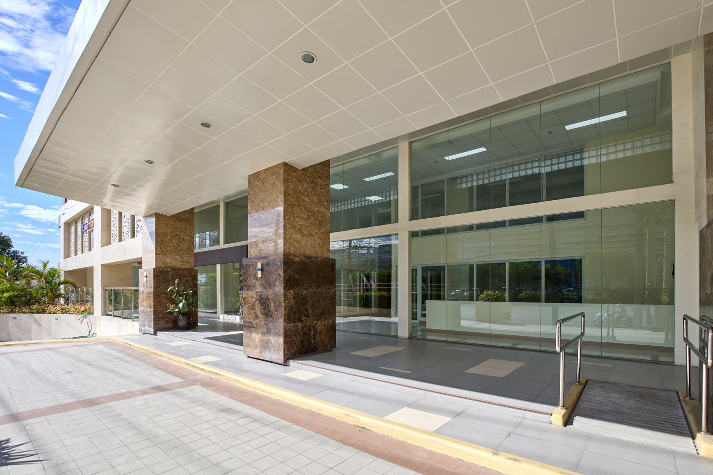 commercial-area-milan-residenze-fairview-entrance(2)