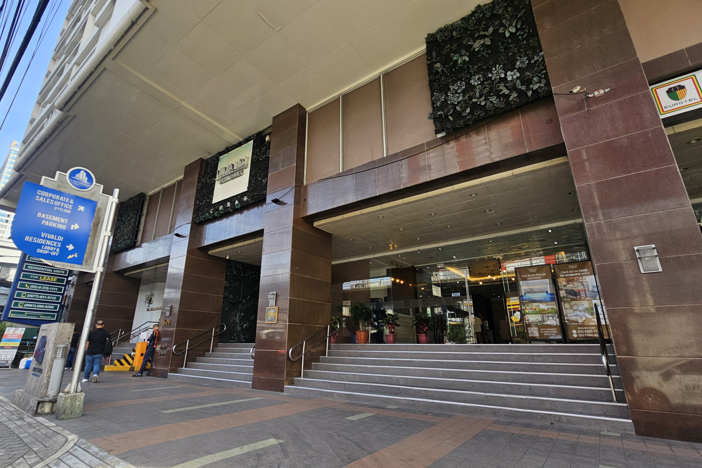 commercial-area-vivaldi-residences-cubao-entrance(2)